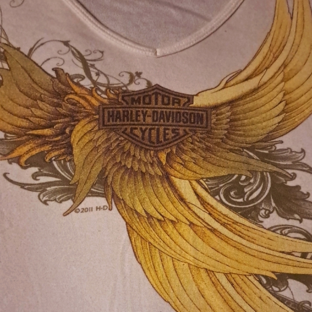 Harley-Davidson Made in USA Women's Cream Top w/ Yellow Wings Design Size L